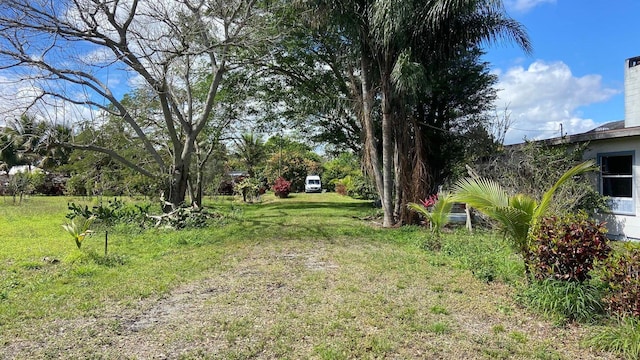 9500 Orange Ave, Fort Pierce, FL 34945 - view of grassy yard