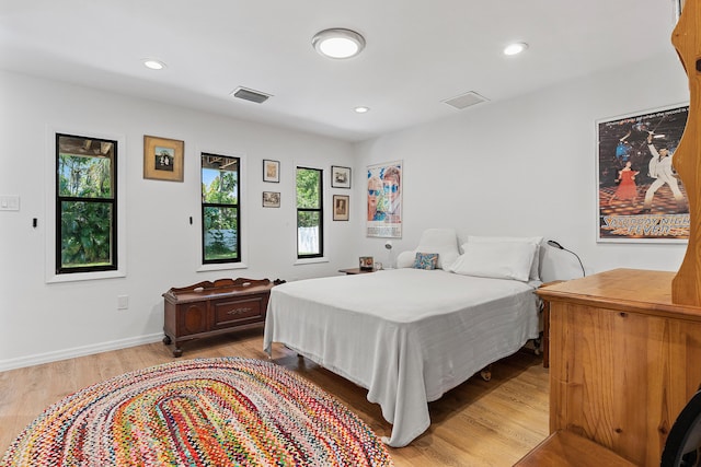 638 NE 8th Ave, Boynton Beach, FL 33435 - bedroom featuring light wood-style flooring, recessed lighting, and baseboards