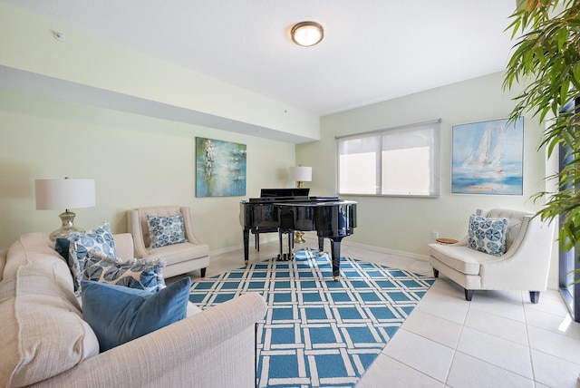 370 Golfview Rd Unit 304, North Palm Beach, FL 33408 - tiled living room with baseboards