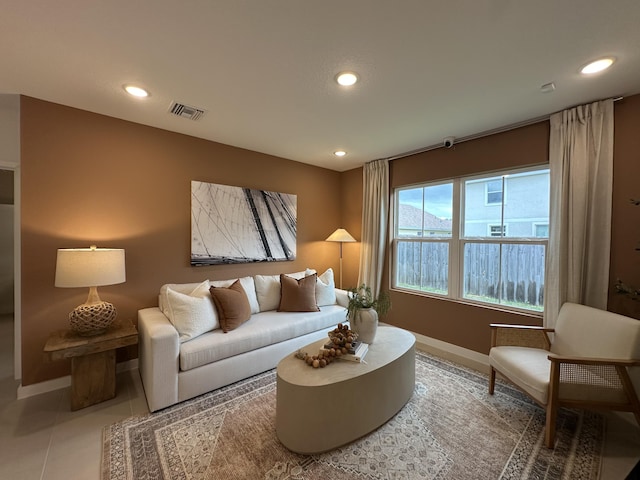 306 Silver Sands Ln Unit 17, Fort Pierce, FL 34945 - living area with baseboards and recessed lighting