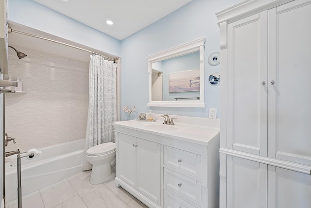 6860 SE Constitution Blvd Unit 204, Hobe Sound, FL 33455 - bathroom featuring shower / tub combo, toilet, vanity, and recessed lighting