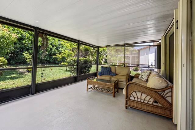 5135 Mirror Lakes Blvd, Boynton Beach, FL 33472 - sunroom / solarium with an outdoor hangout area