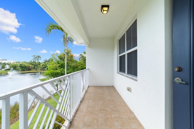 3040 Princeton Ln, Palm Beach Gardens, FL 33418 - balcony featuring a water view