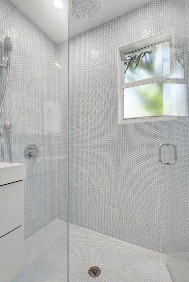 220 S L St, Lake Worth Beach, FL 33460 - full bathroom featuring tiled shower