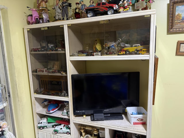 37 Waltham Unit B, West Palm Beach, FL 33417 - view of storage room
