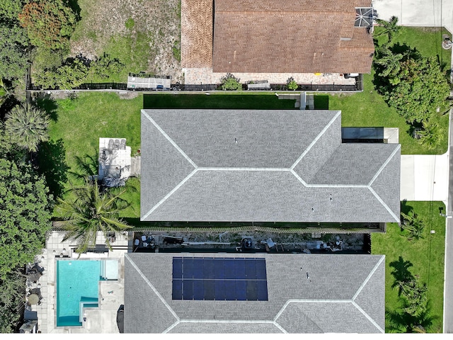 309 NE 11th Ave, Boynton Beach, FL 33435 - view of subject property featuring a pool