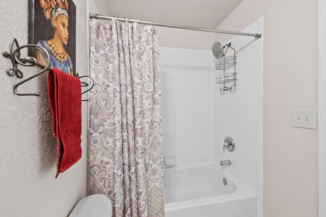 6839 Banyan Blvd, The Acreage, FL 33470 - bathroom with shower / bathtub combination with curtain, toilet, and a textured wall