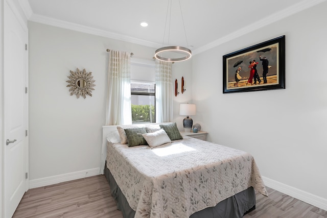 11620 Sally Ann Dr, Palm Beach Gardens, FL 33412 - bedroom with crown molding, light wood finished floors, baseboards, and recessed lighting