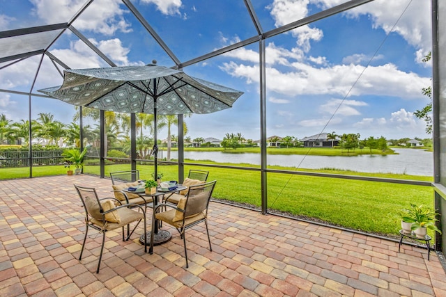 11620 Sally Ann Dr, Palm Beach Gardens, FL 33412 - sunroom / solarium featuring a water view