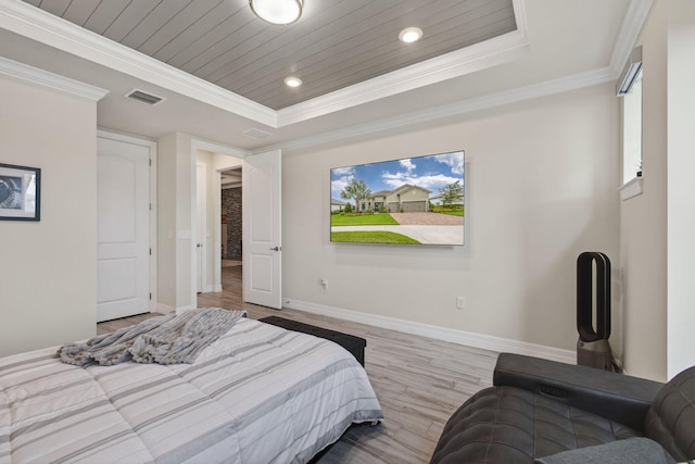 11620 Sally Ann Dr, Palm Beach Gardens, FL 33412 - bedroom featuring a raised ceiling, wood finished floors, baseboards, recessed lighting, and ornamental molding