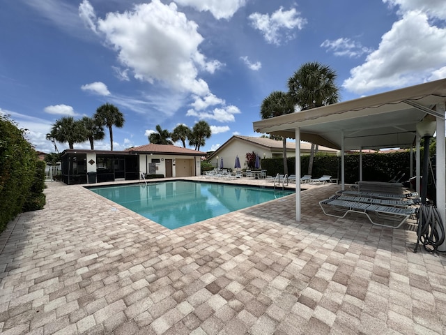 5625 Lakeview Mews Ct, Boynton Beach, FL 33437 - community pool featuring a patio