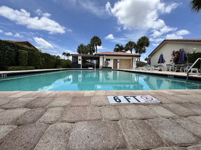 5625 Lakeview Mews Ct, Boynton Beach, FL 33437 - community pool featuring a patio area