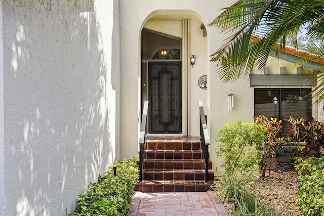 5625 Lakeview Mews Ct, Boynton Beach, FL 33437 - entrance to property featuring stucco siding