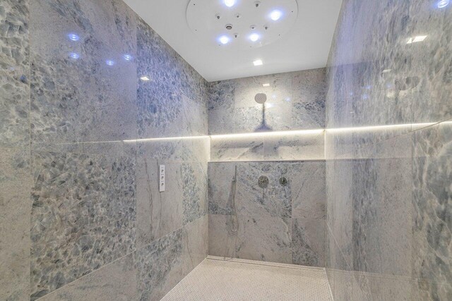 220 SE Mizner Blvd Unit 409, Boca Raton, FL 33432 - bathroom with tiled shower
