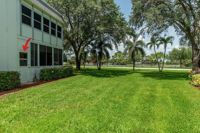 3000 Lake Osborne Dr Unit 103, Lake Worth Beach, FL 33461 - view of green lawn