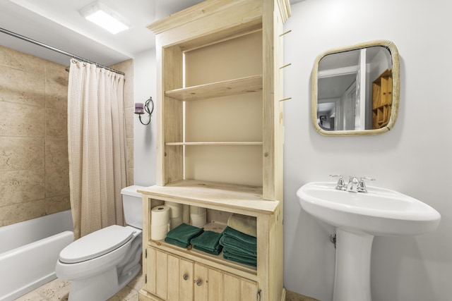 2513 25th Ln, Palm Beach Gardens, FL 33418 - bathroom with shower / bath combo with shower curtain, toilet, and a sink