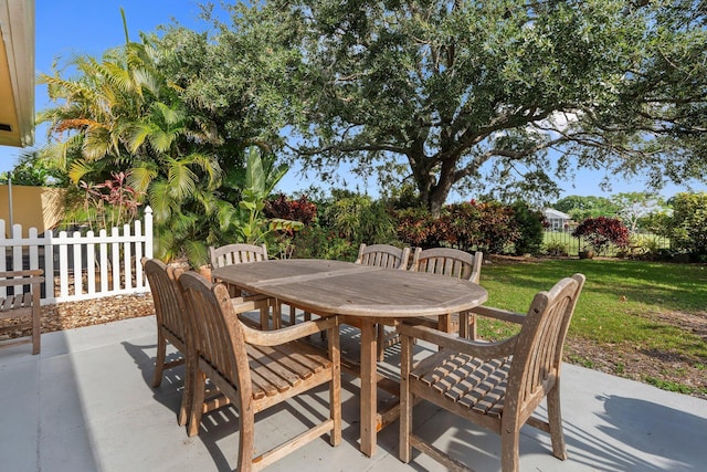 2683 SW Greenwich Way, Palm City, FL 34990 - view of patio featuring outdoor dining space