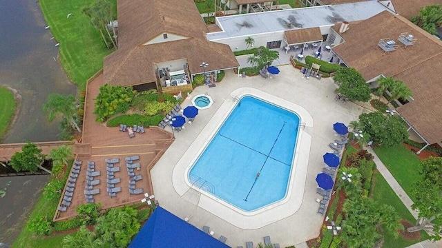 10112 Marwood Pl, Boynton Beach, FL 33437 - community pool featuring a patio area