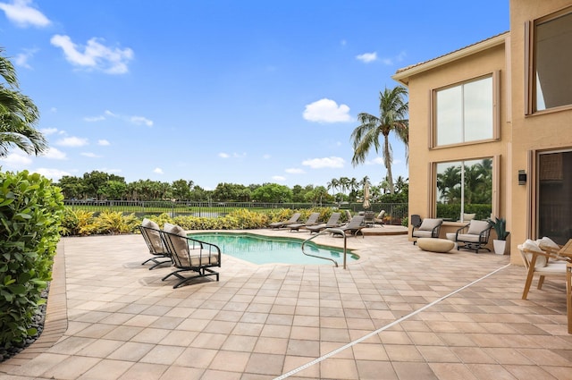 6636 Dana Point Cv, Delray Beach, FL 33446 - view of swimming pool featuring a patio area