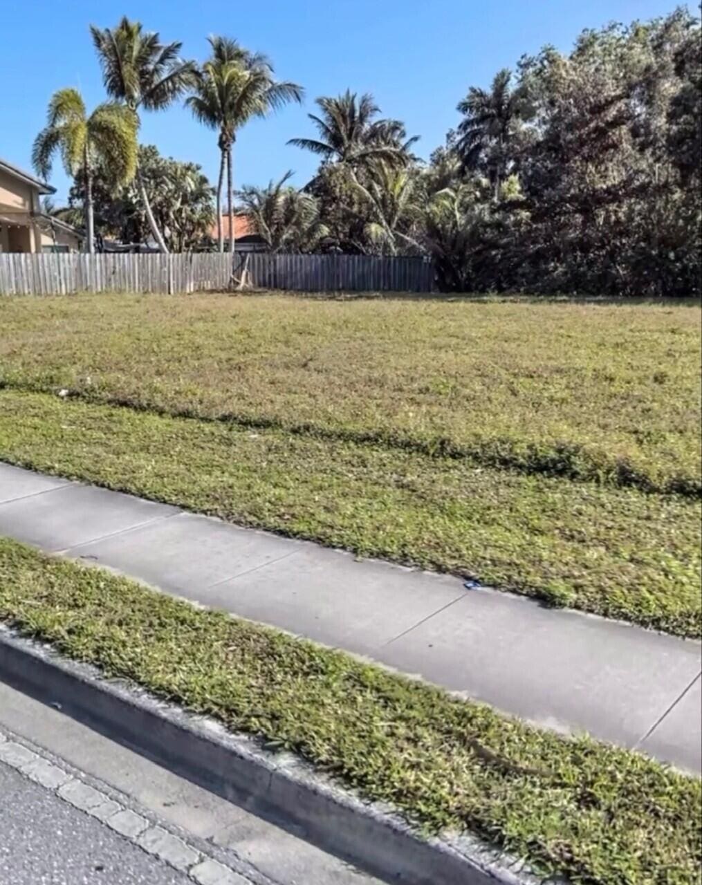 0000 Emilio Ln, Palm Springs, FL 33406