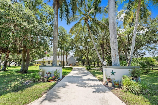 16673 75th Way N, Palm Beach Gardens, FL 33418 - view of property's community with driveway