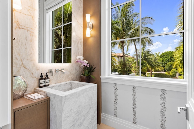 526 N Ocean Blvd, Delray Beach, FL 33483 - view of bathroom