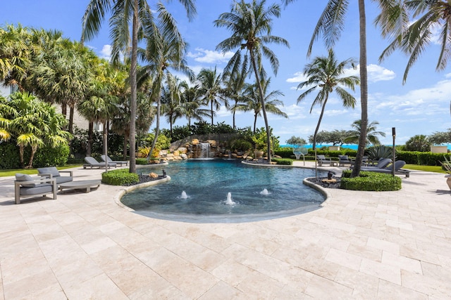 526 N Ocean Blvd, Delray Beach, FL 33483 - view of swimming pool