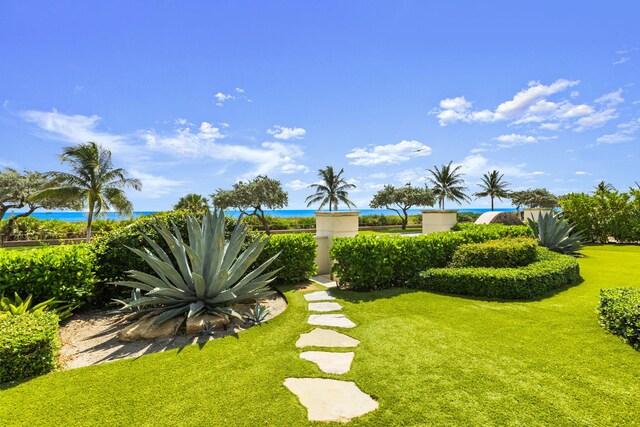 526 N Ocean Blvd, Delray Beach, FL 33483 - view of green lawn