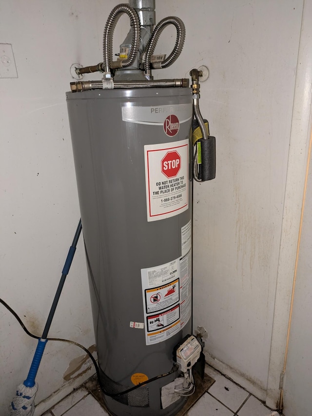 3900 Kenas St, West Palm Beach, FL 33403 - utilities with gas water heater