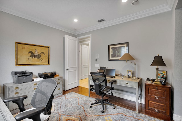 101 Sedona Way, Palm Beach Gardens, FL 33418 - office space with wood finished floors, crown molding, recessed lighting, and baseboards
