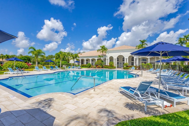 101 Sedona Way, Palm Beach Gardens, FL 33418 - community pool featuring a patio area