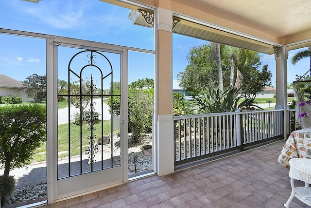 107 NW Summerville Ct, Port Saint Lucie, FL 34986 - view of sunroom / solarium