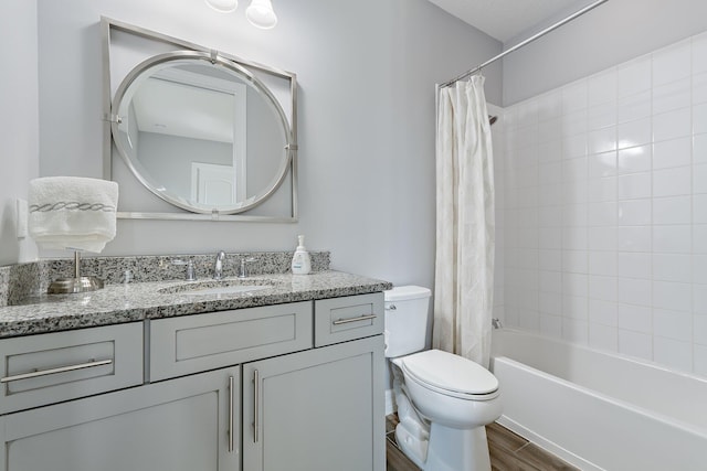 515 Sonoma Isles Cir, Jupiter, FL 33478 - full bath featuring toilet, vanity, shower / bath combination with curtain, and wood finished floors