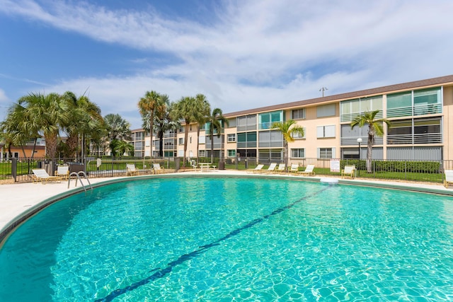 4500 N Federal Hwy Unit 367H, Lighthouse Point, FL 33064 - community pool with a patio