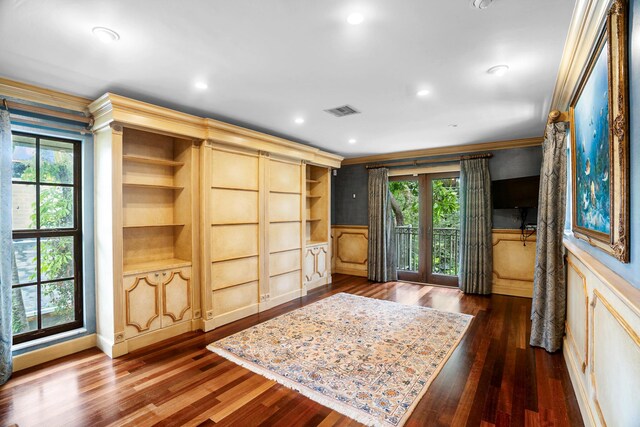434 NW 7th Ave, Boca Raton, FL 33486 - office space with plenty of natural light, ornamental molding, wainscoting, dark wood-style flooring, and built in features