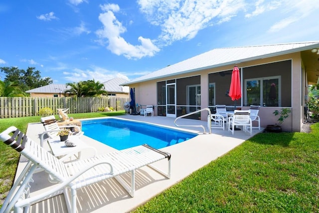 5333 SE Celestial Cir, Stuart, FL 34997 - sunroom / solarium with ceiling fan