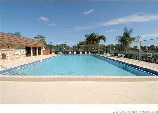 5648 SE Windsong Ln Unit 4-411, Stuart, FL 34997 - view of community pool