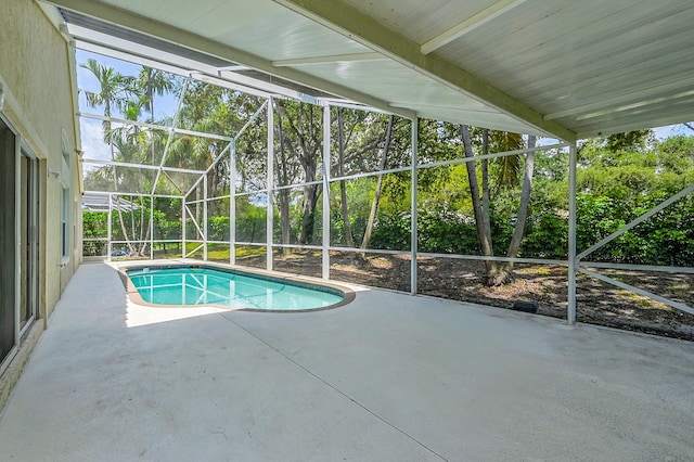5365 NW 49th St, Coconut Creek, FL 33073 - swimming pool with a patio and glass enclosure