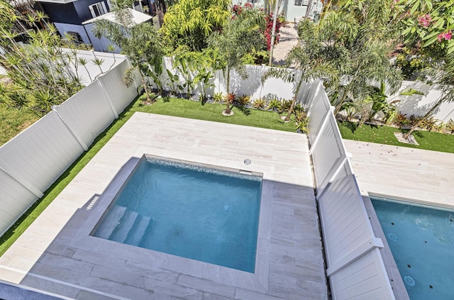 1233 NE 12th Ave Unit A, Fort Lauderdale, FL 33304 - view of pool