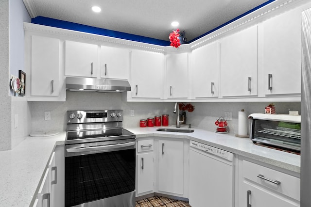 437 Pine Glen Ln Unit B-2, Greenacres, FL 33463 - kitchen featuring electric range, dishwasher, under cabinet range hood, a sink, and light countertops