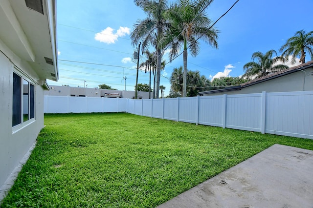 126 NW 3rd Ct, Boca Raton, FL 33432 - view of yard with a patio area