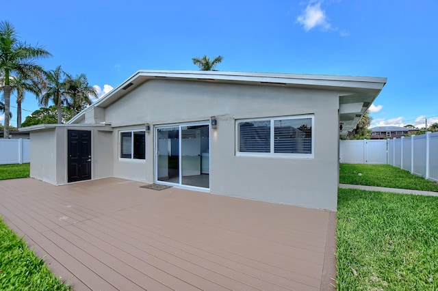 126 NW 3rd Ct, Boca Raton, FL 33432 - view of wooden deck