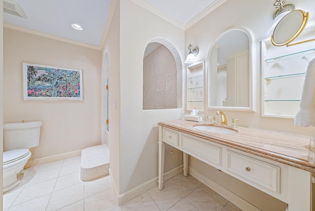 2160 Ibis Isle Rd Unit 9, Palm Beach, FL 33480 - full bath with toilet, crown molding, vanity, and baseboards