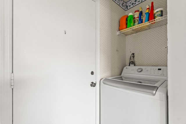 4858 Equestrian Rd Unit B, Boynton Beach, FL 33436 - washroom with washer / clothes dryer and wallpapered walls