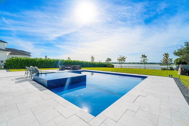 983 Hookline Cir, The Acreage, FL 33470 - view of swimming pool featuring a patio