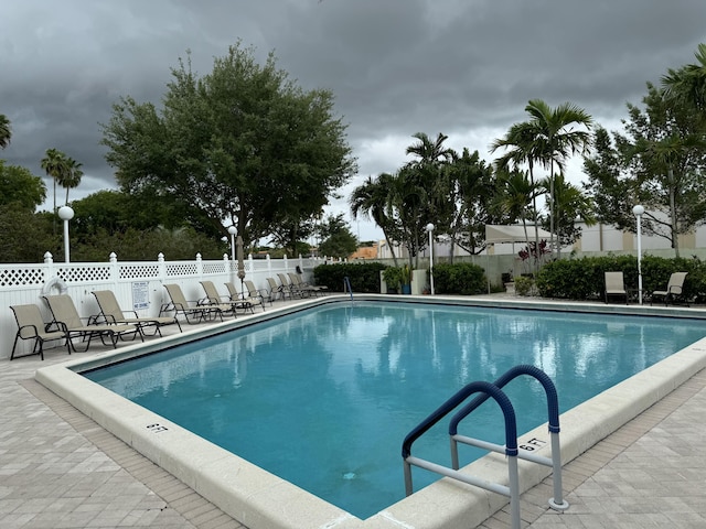 7535 S Orile Blvd Unit 108, Delray Beach, FL 33446 - community pool with a patio area