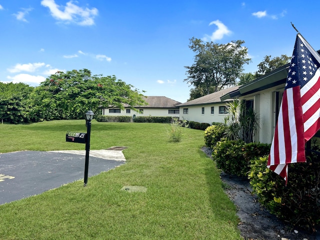 4940 Hawkwood Way Unit A, Boynton Beach, FL 33436 - view of green lawn