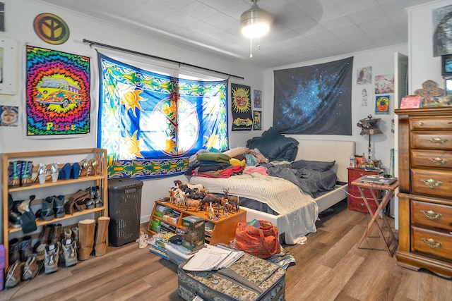 713 10th Ave N, Lake Worth Beach, FL 33460 - bedroom featuring wood finished floors and crown molding