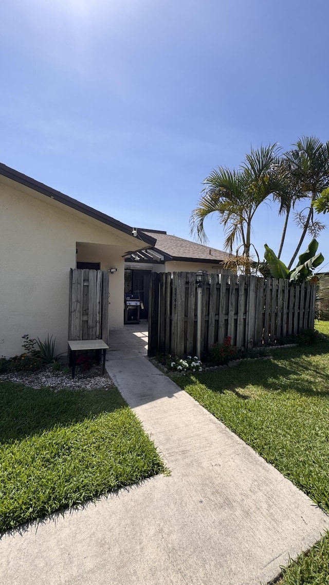 1301 Waterview Cir, Palm Springs, FL 33461 - view of yard