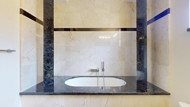401 SE Verada Ave, Port Saint Lucie, FL 34983 - full bathroom with a bath